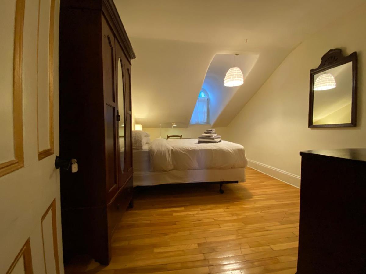 Gold Door Inn Ottawa Extérieur photo