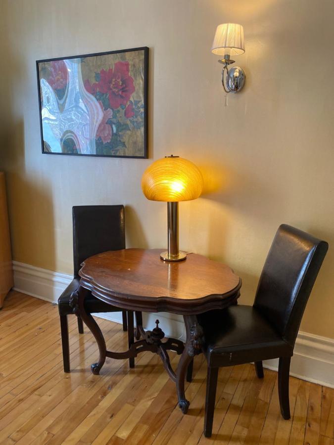 Gold Door Inn Ottawa Extérieur photo