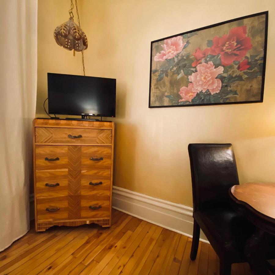 Gold Door Inn Ottawa Extérieur photo