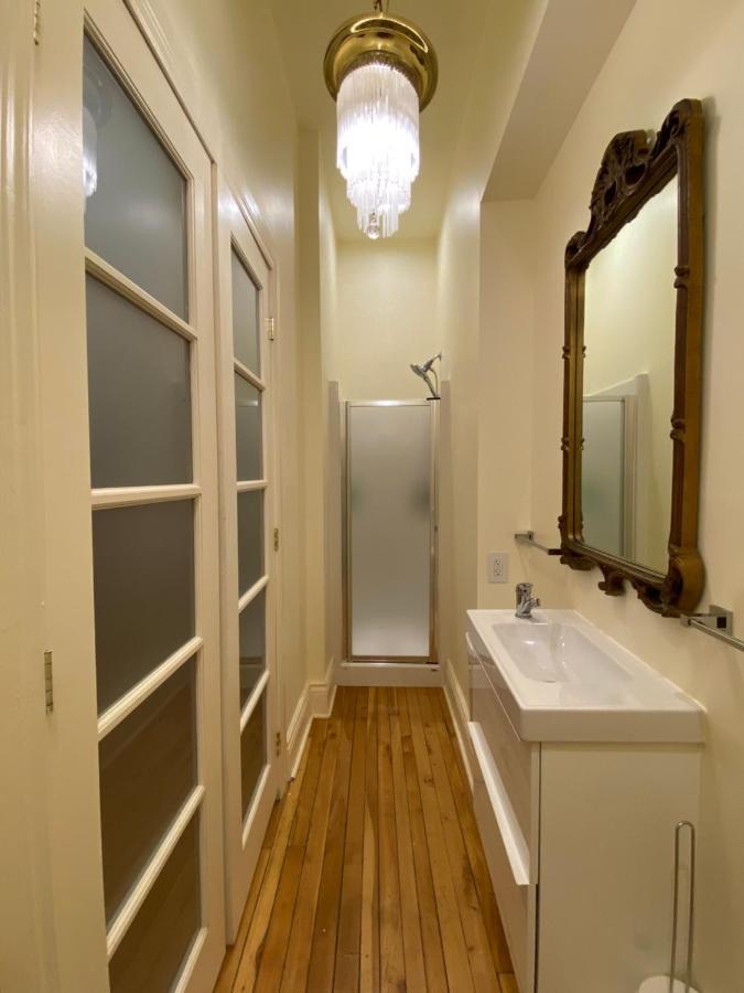 Gold Door Inn Ottawa Extérieur photo