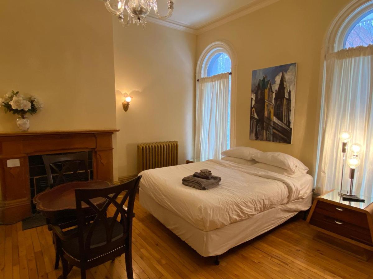 Gold Door Inn Ottawa Extérieur photo