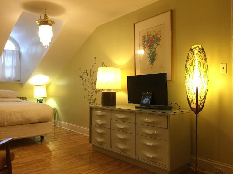 Gold Door Inn Ottawa Extérieur photo