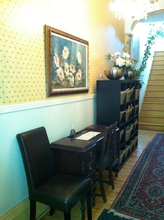Gold Door Inn Ottawa Extérieur photo